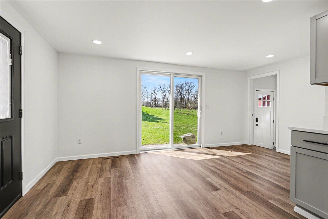 6592 Keigley Street, Eau Claire, MI, 49111-9320