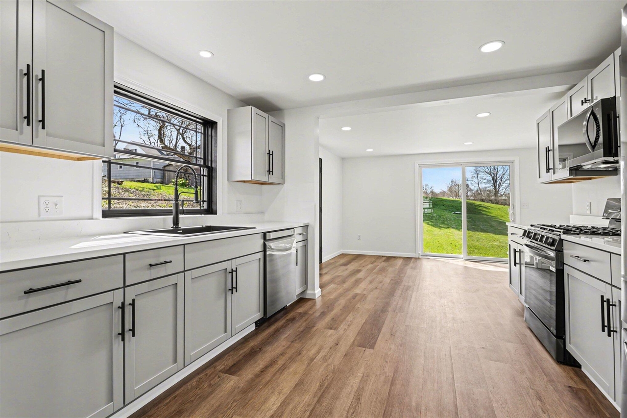 6592 Keigley Street, Eau Claire, MI, 49111-9320