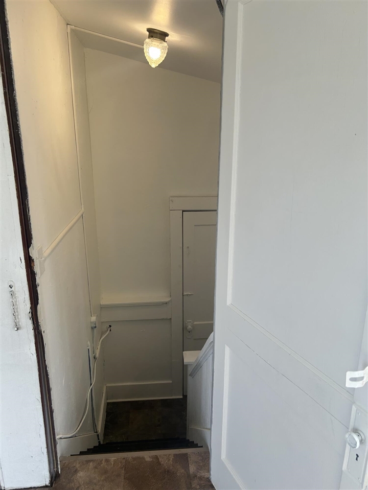 439 W Columbia Avenue, Battle Creek, MI, 49015-3398