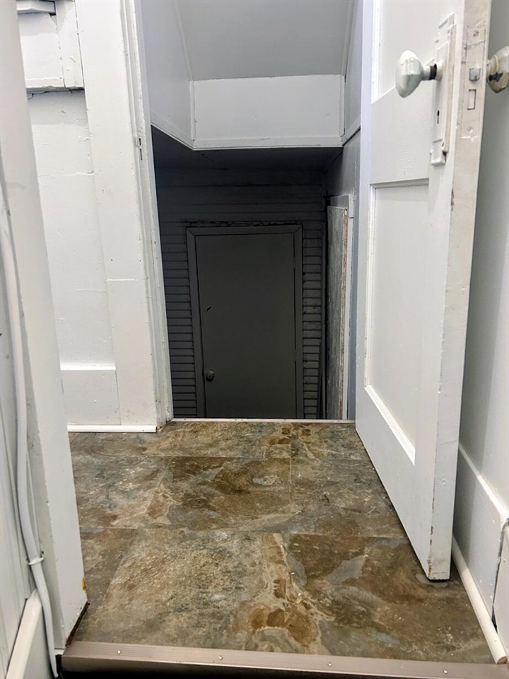 439 W Columbia Avenue, Battle Creek, MI, 49015-3398