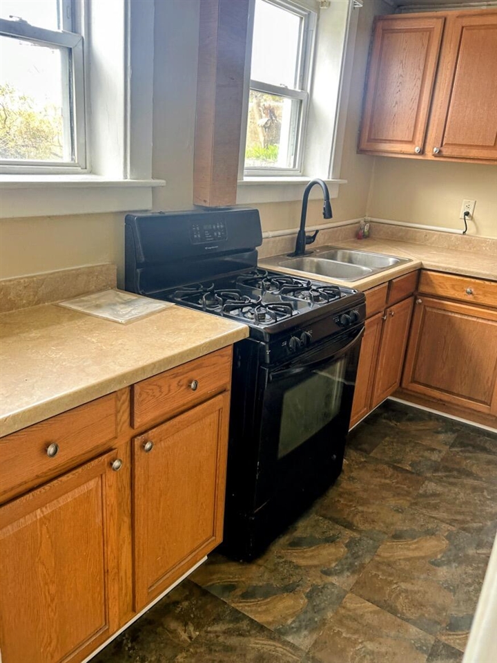 439 W Columbia Avenue, Battle Creek, MI, 49015-3398