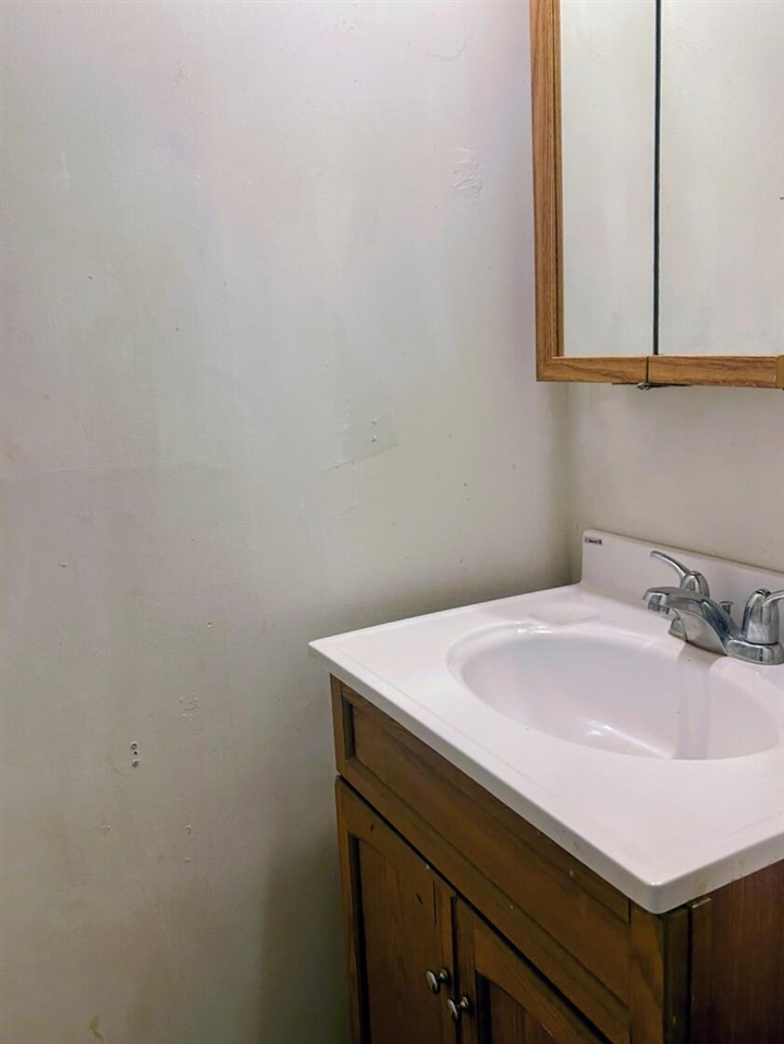 439 W Columbia Avenue, Battle Creek, MI, 49015-3398