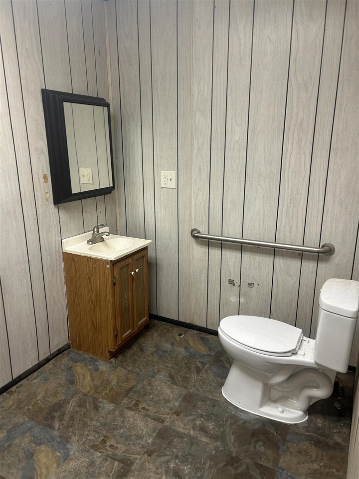 439 W Columbia Avenue, Battle Creek, MI, 49015-3398