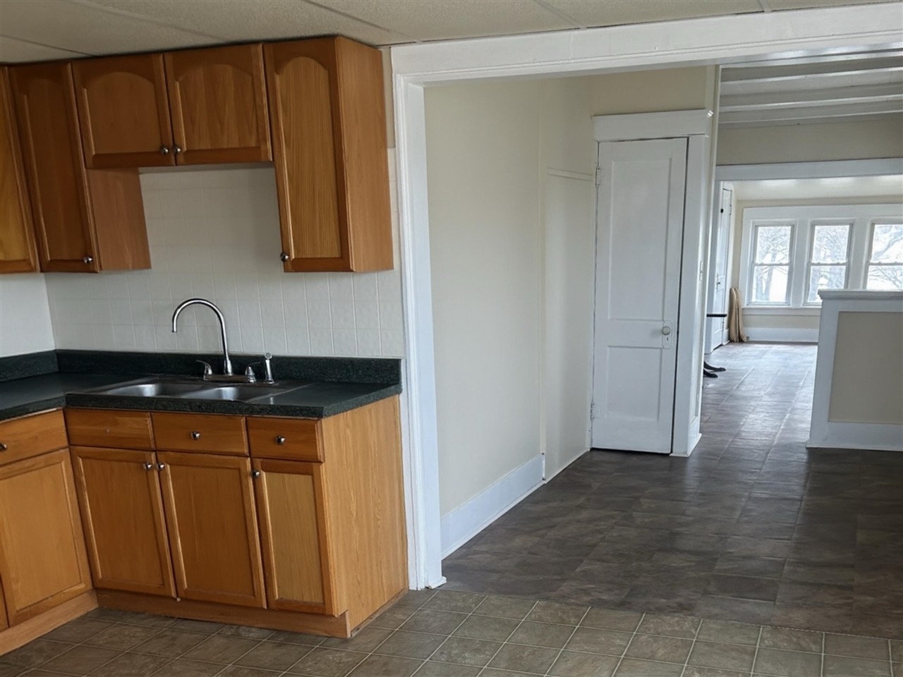 439 W Columbia Avenue, Battle Creek, MI, 49015-3398