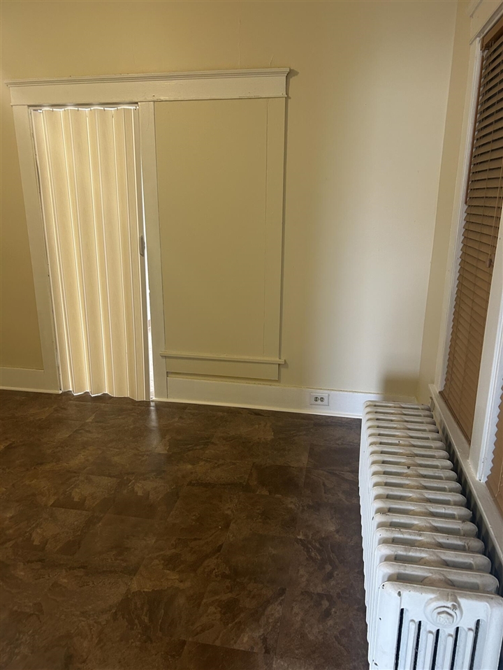 439 W Columbia Avenue, Battle Creek, MI, 49015-3398