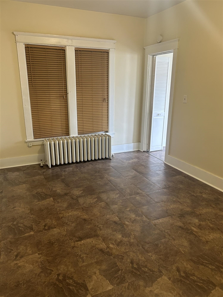 439 W Columbia Avenue, Battle Creek, MI, 49015-3398