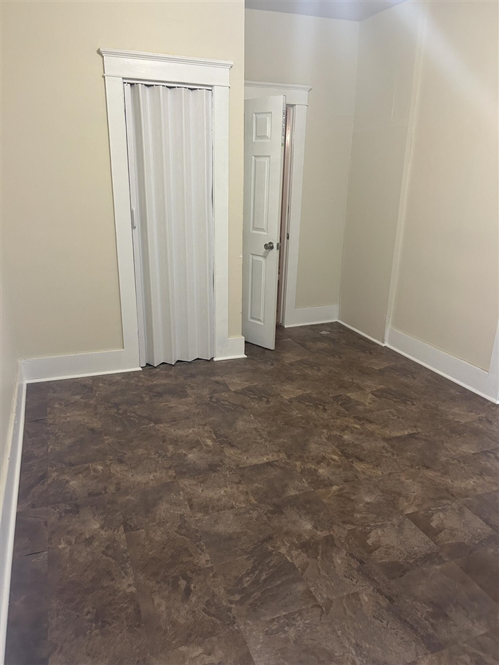 439 W Columbia Avenue, Battle Creek, MI, 49015-3398