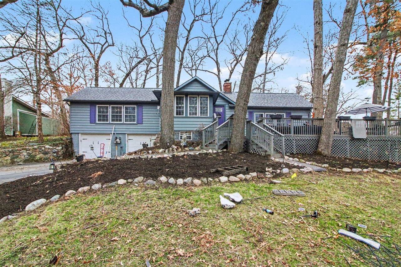 940 Leidich Street, Lake Orion, MI, 48362-2526