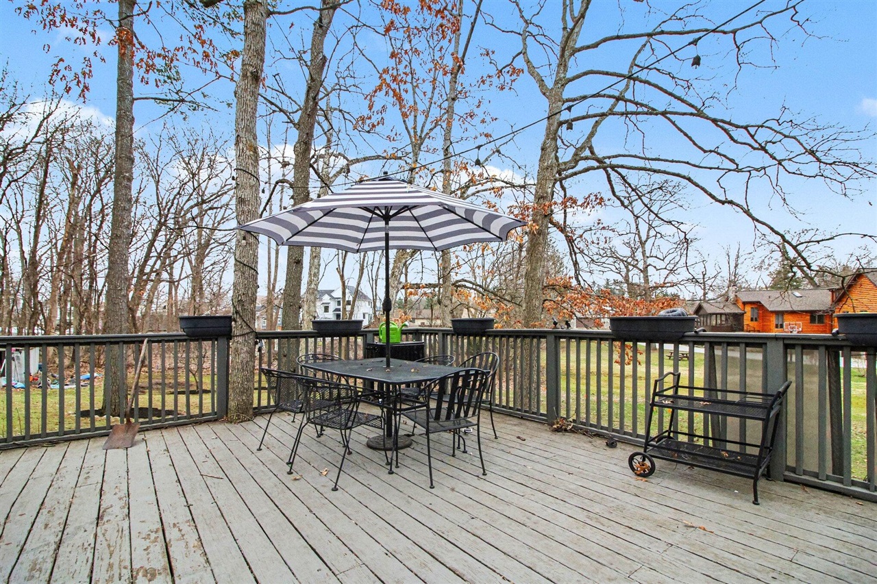 940 Leidich Street, Lake Orion, MI, 48362-2526