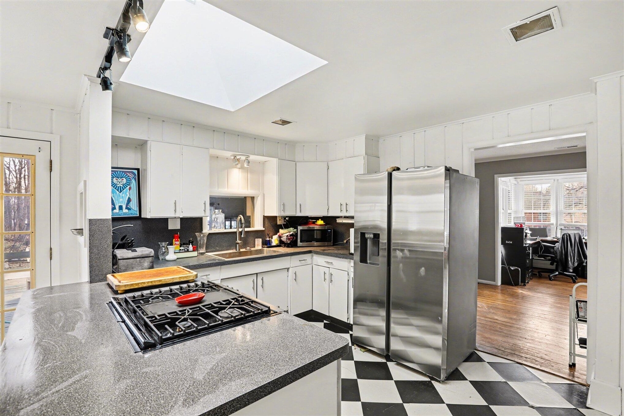 940 Leidich Street, Lake Orion, MI, 48362-2526