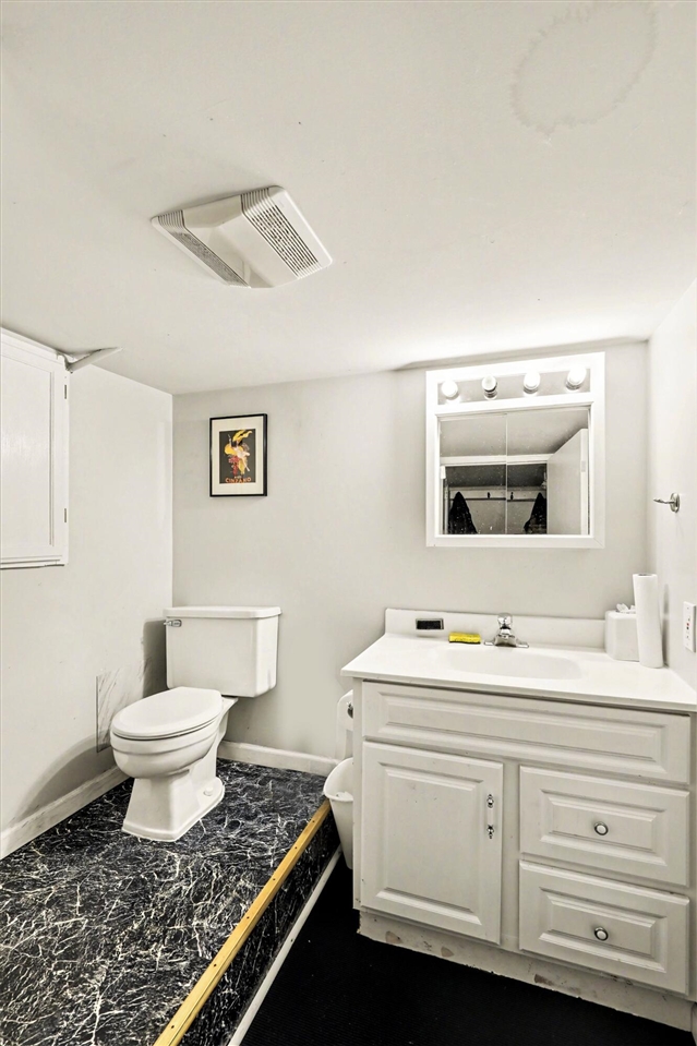 940 Leidich Street, Lake Orion, MI, 48362-2526