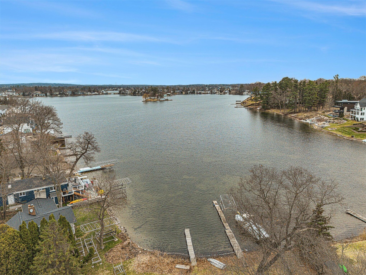 940 Leidich Street, Lake Orion, MI, 48362-2526