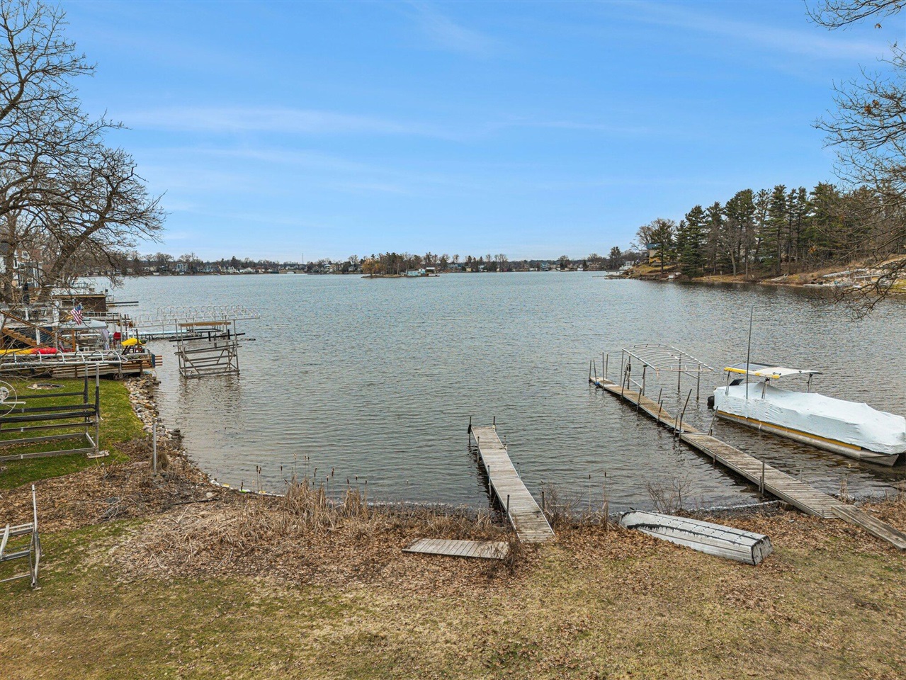 940 Leidich Street, Lake Orion, MI, 48362-2526