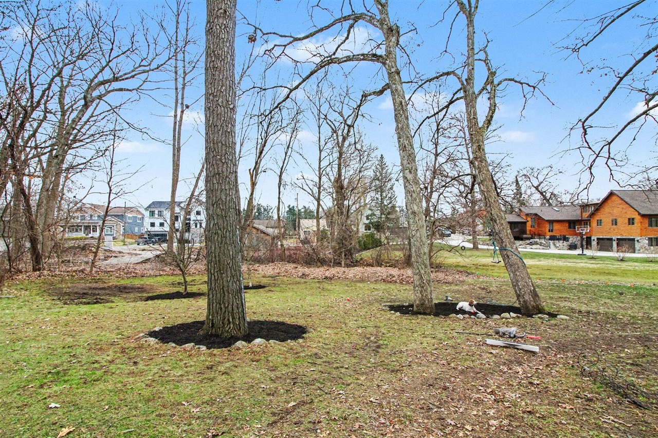 940 Leidich Street, Lake Orion, MI, 48362-2526