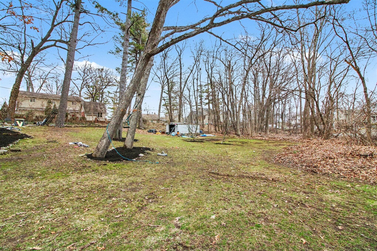 940 Leidich Street, Lake Orion, MI, 48362-2526