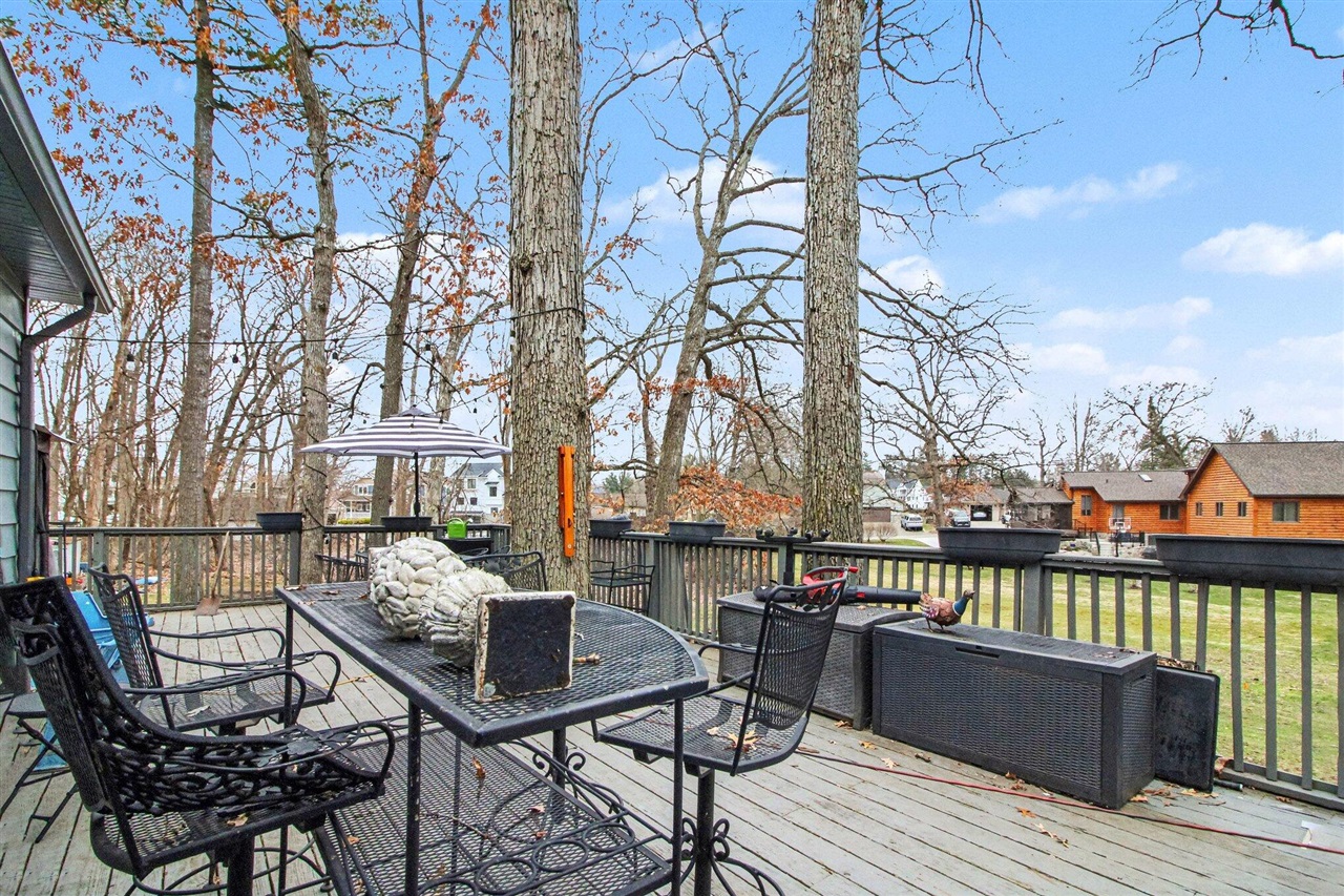 940 Leidich Street, Lake Orion, MI, 48362-2526