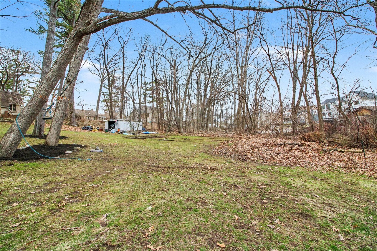 940 Leidich Street, Lake Orion, MI, 48362-2526