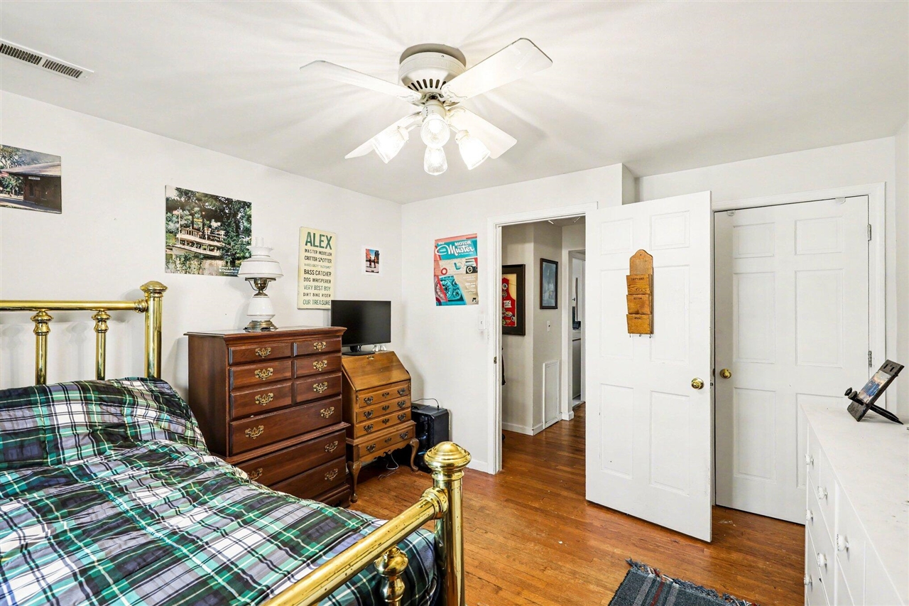 940 Leidich Street, Lake Orion, MI, 48362-2526