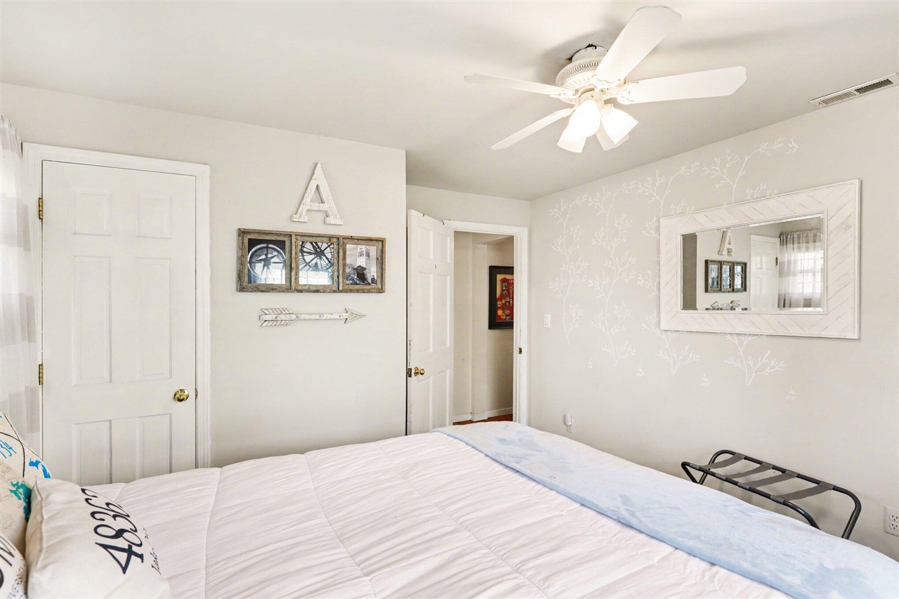 940 Leidich Street, Lake Orion, MI, 48362-2526