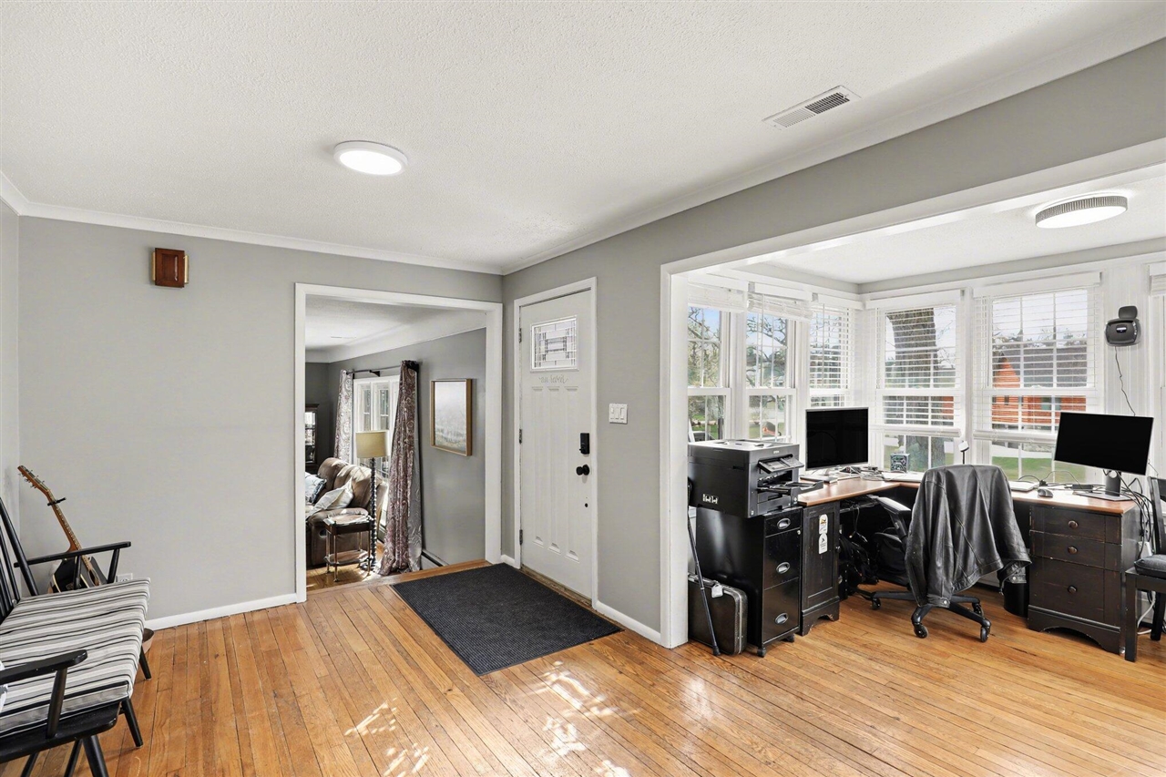 940 Leidich Street, Lake Orion, MI, 48362-2526