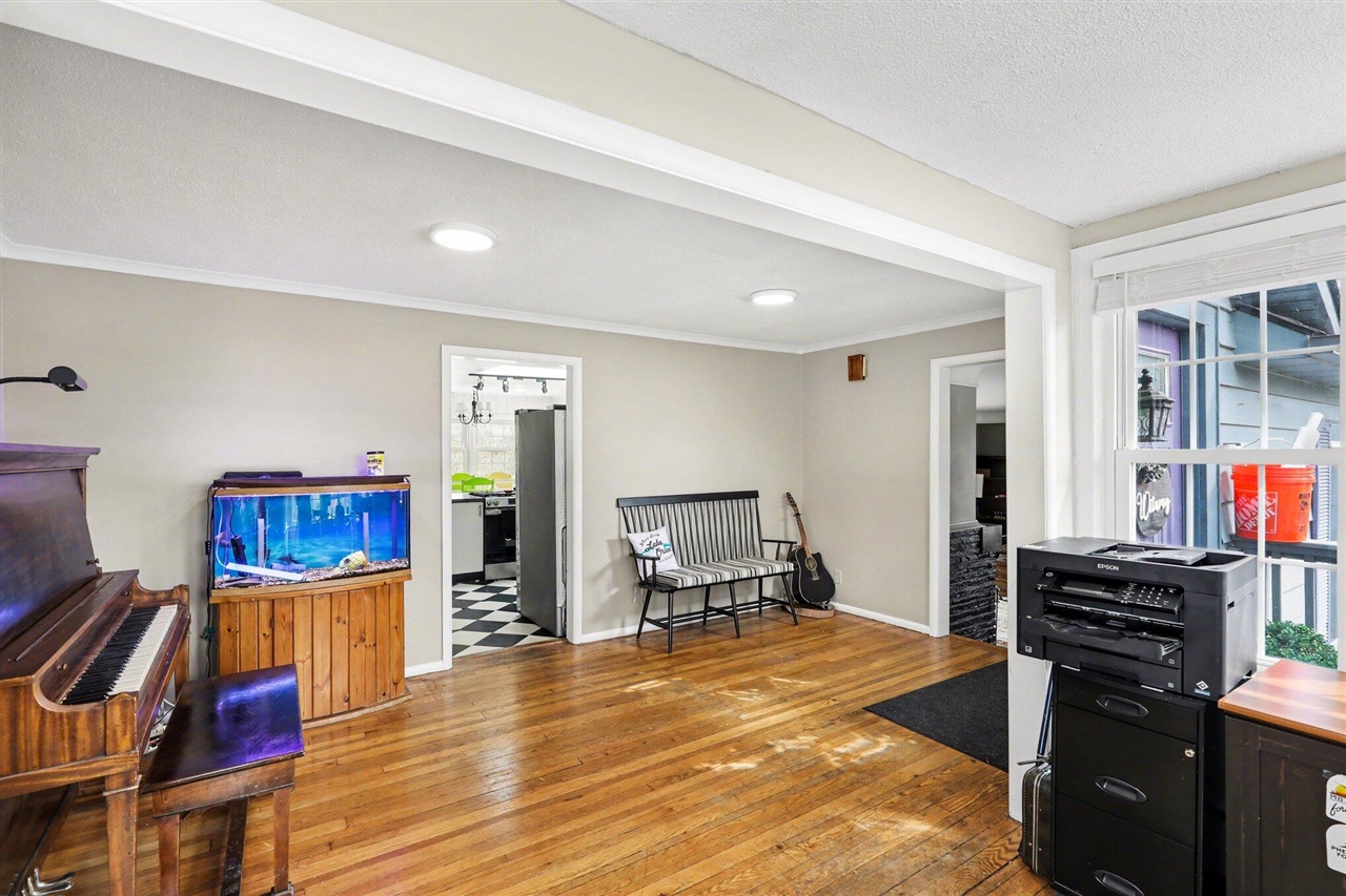 940 Leidich Street, Lake Orion, MI, 48362-2526