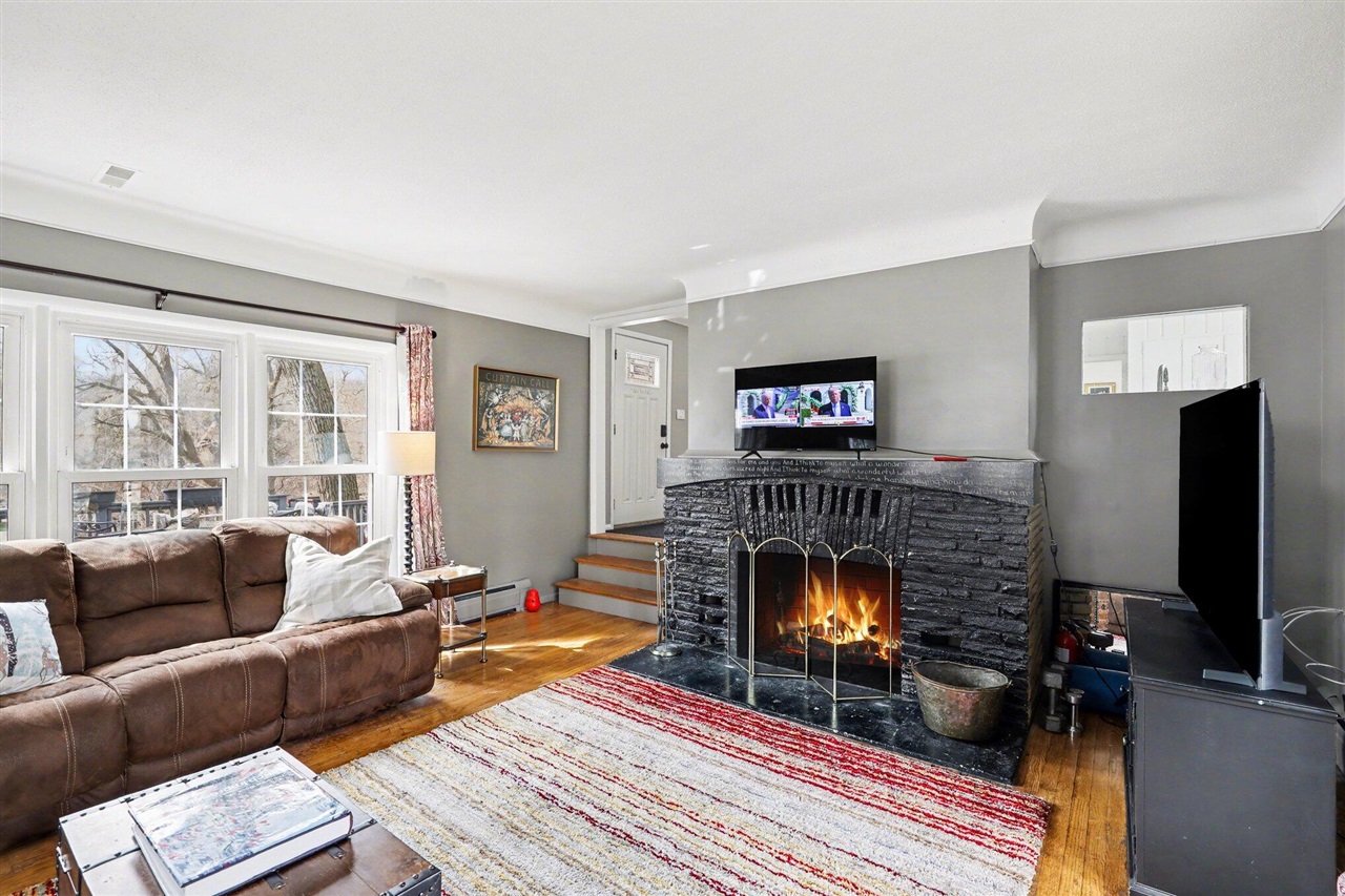 940 Leidich Street, Lake Orion, MI, 48362-2526