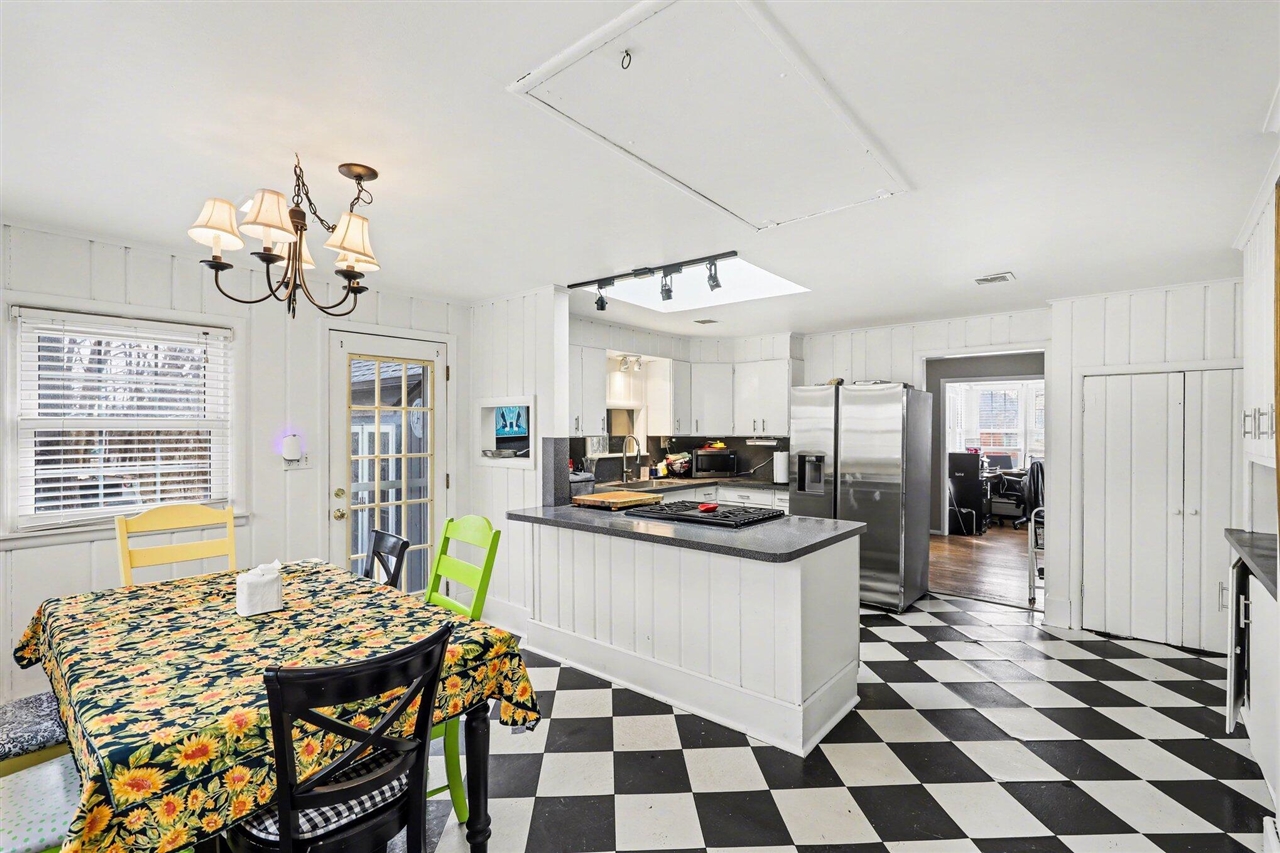 940 Leidich Street, Lake Orion, MI, 48362-2526