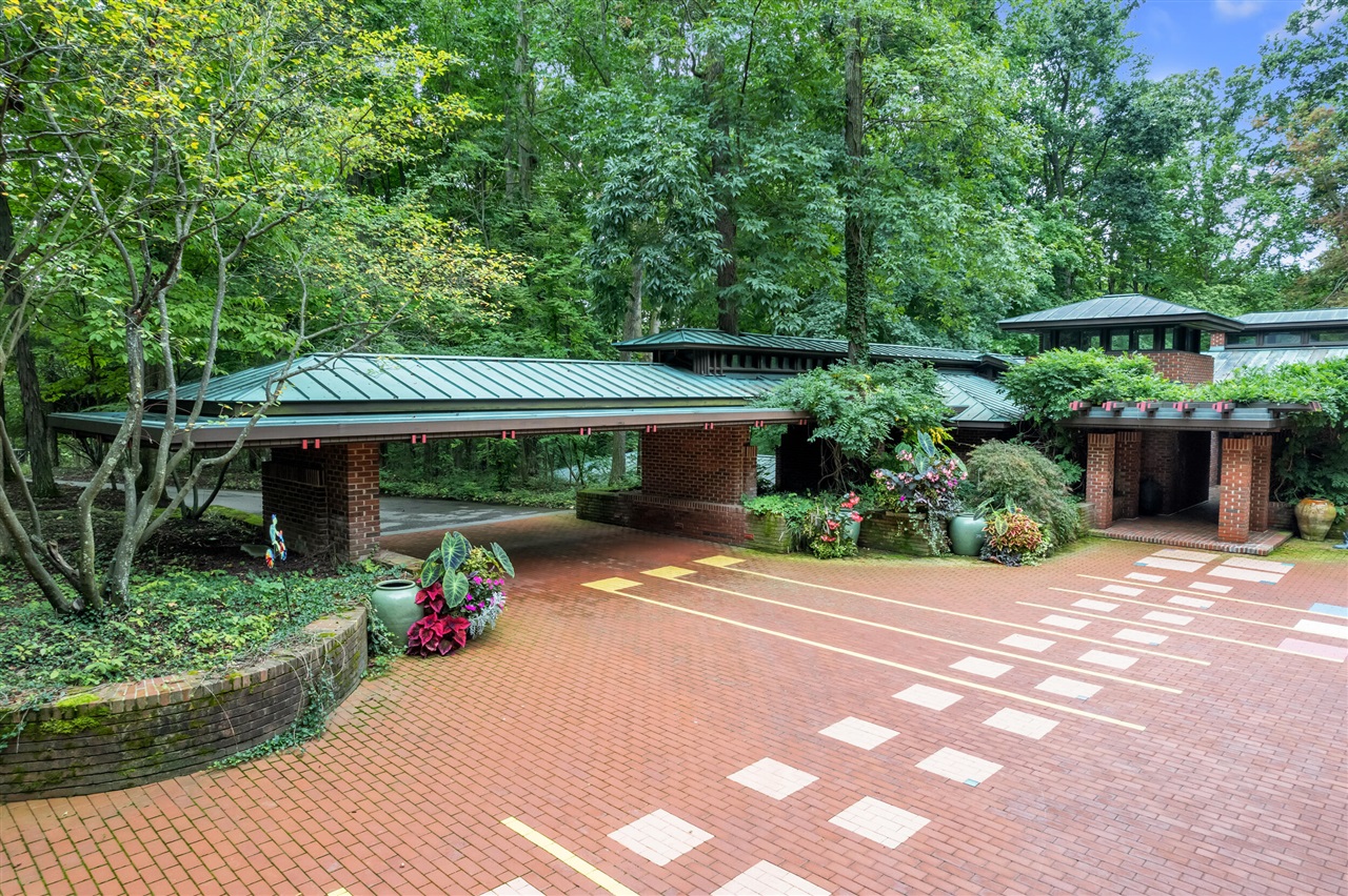 Sylvania Office