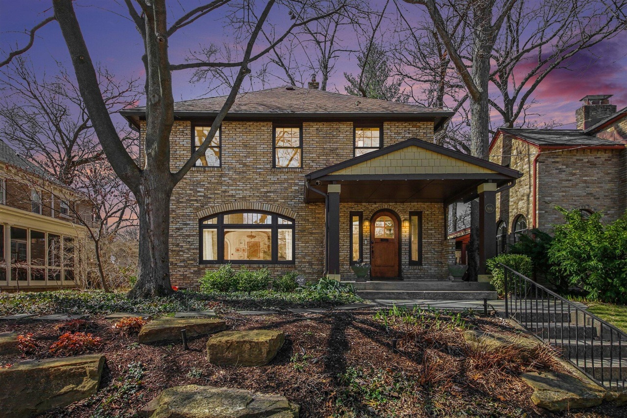 905 Giddings Avenue, Grand Rapids, MI, 49506-3203