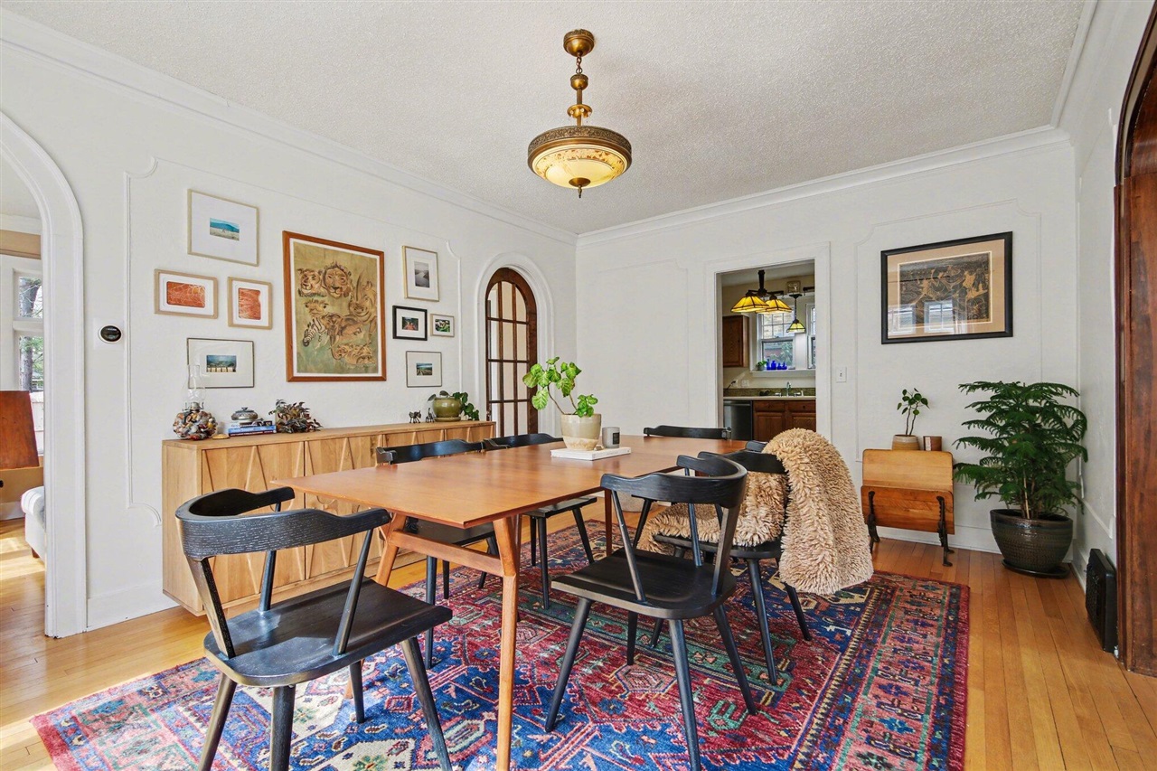 905 Giddings Avenue, Grand Rapids, MI, 49506-3203