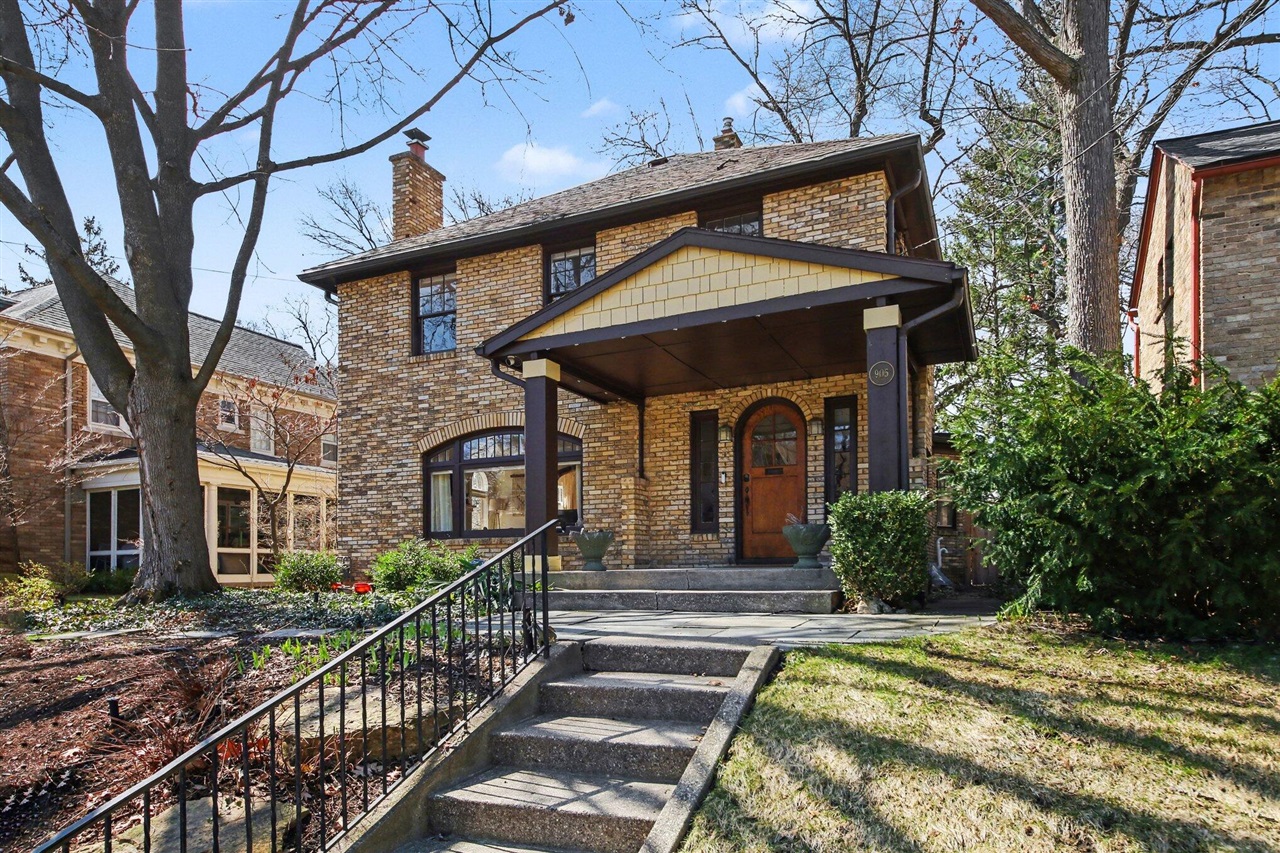 905 Giddings Avenue, Grand Rapids, MI, 49506-3203