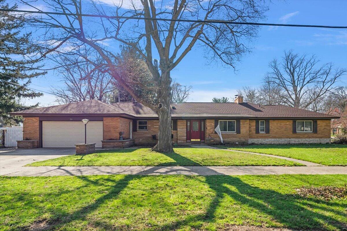 724 Columbia Avenue, Holland, MI, 49423-5152