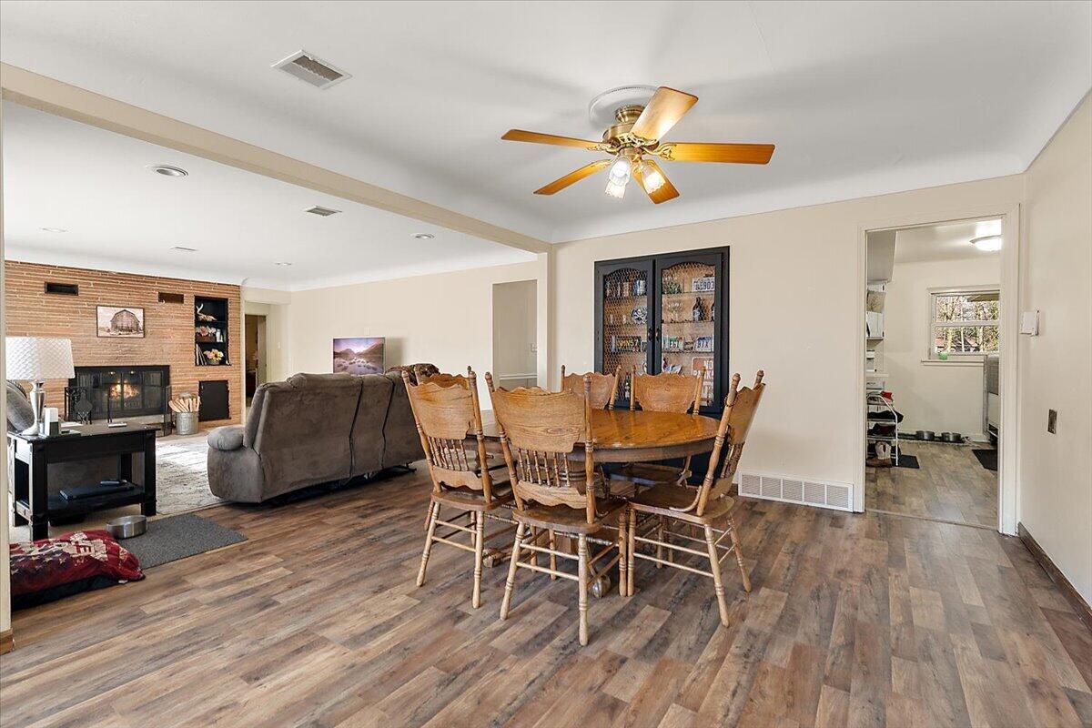 724 Columbia Avenue, Holland, MI, 49423-5152