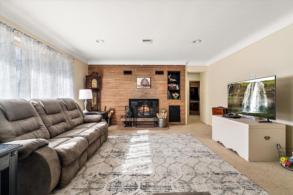 724 Columbia Avenue, Holland, MI, 49423-5152