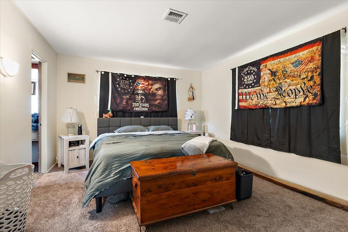 724 Columbia Avenue, Holland, MI, 49423-5152