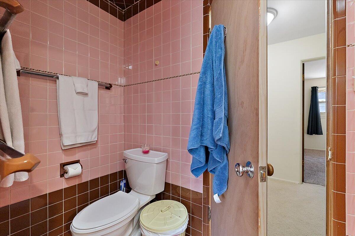 724 Columbia Avenue, Holland, MI, 49423-5152