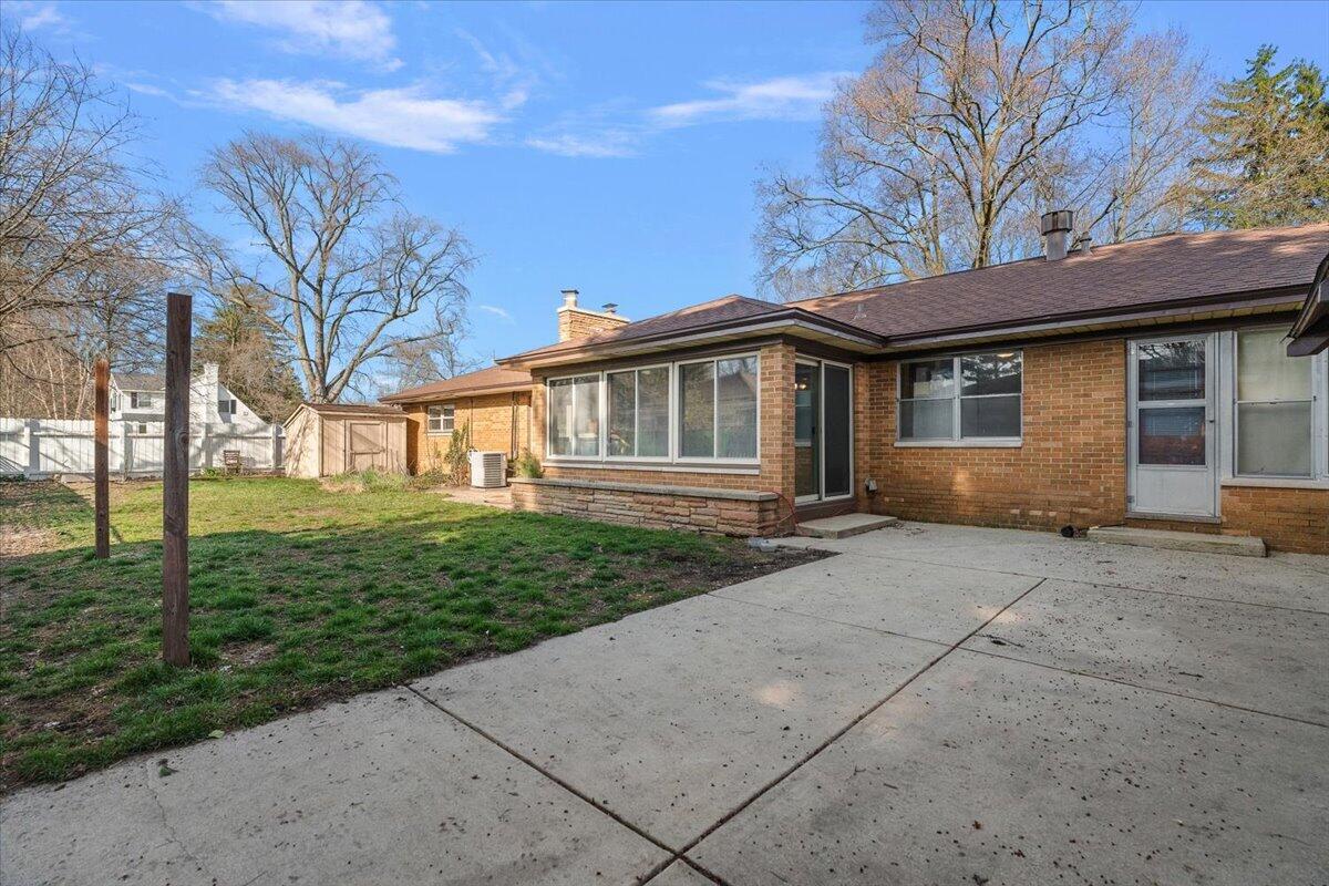 724 Columbia Avenue, Holland, MI, 49423-5152