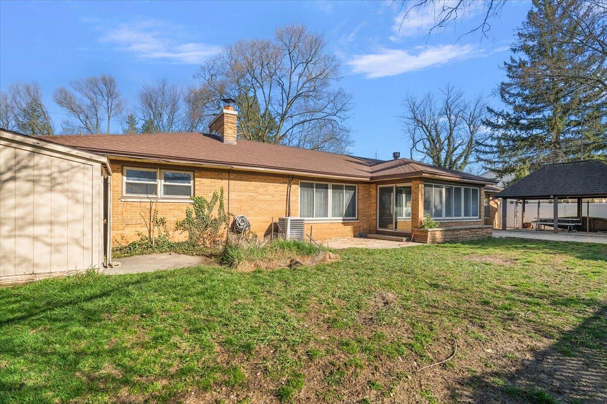 724 Columbia Avenue, Holland, MI, 49423-5152