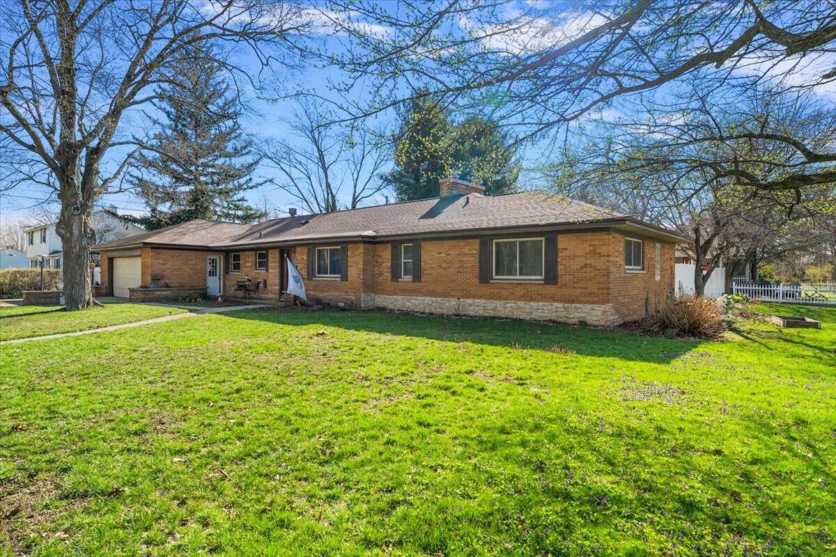 724 Columbia Avenue, Holland, MI, 49423-5152