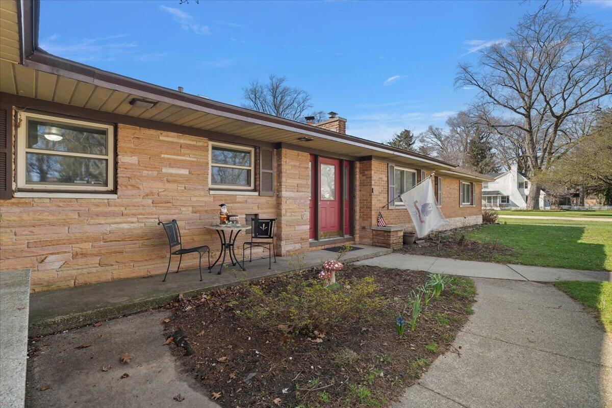 724 Columbia Avenue, Holland, MI, 49423-5152