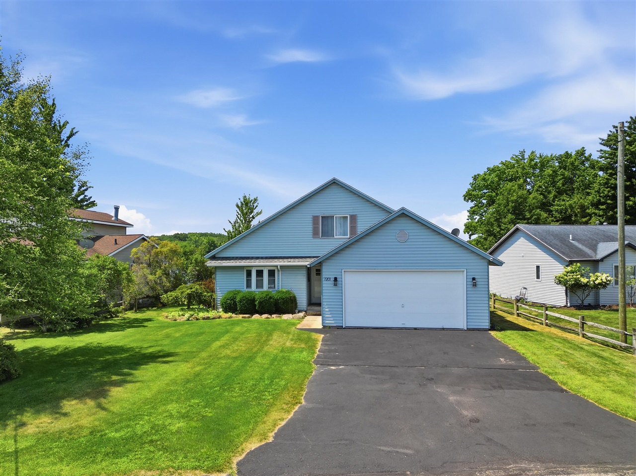 2nd image of 7201 Holiday Dr, Stanwood, MI 49346 | MLS# 70524392