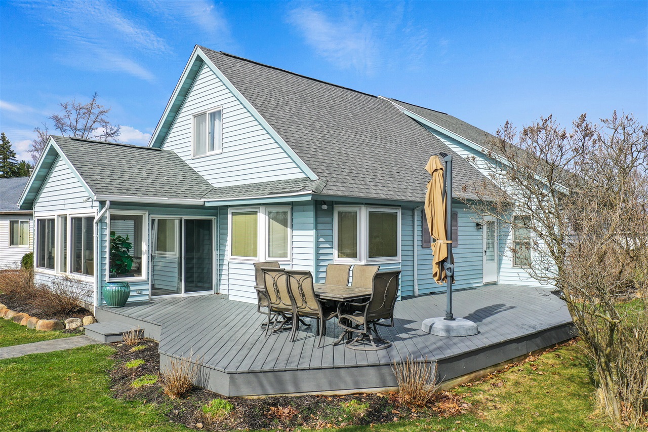 7201 Holiday Drive, Canadian Lakes, MI, 49346-8895