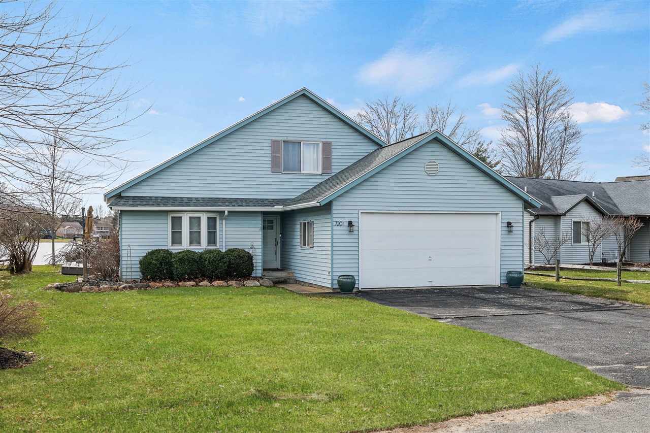 7201 Holiday Drive, Canadian Lakes, MI, 49346-8895