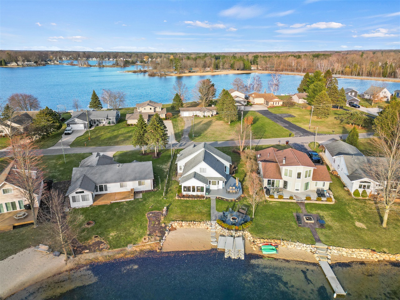7201 Holiday Drive, Canadian Lakes, MI, 49346-8895