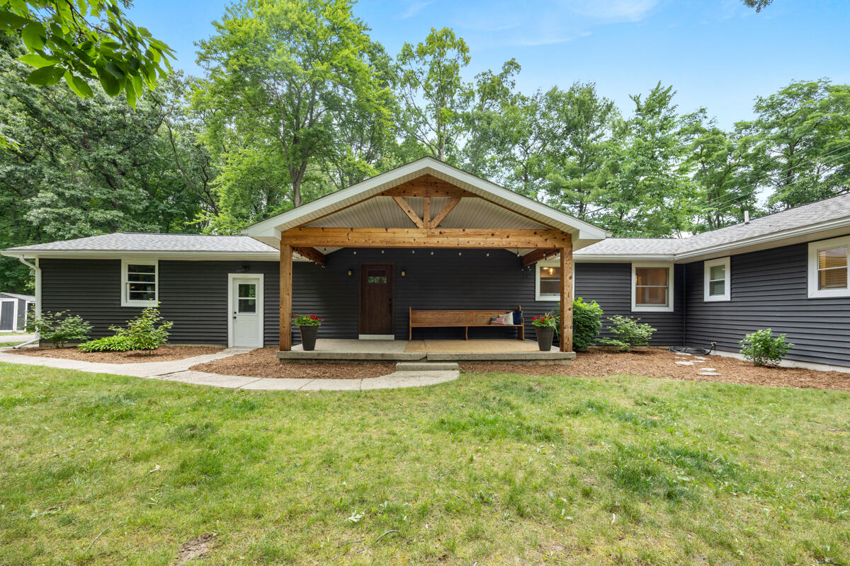 1059 Cumberland Avenue, Lowell, MI, 49331-9819