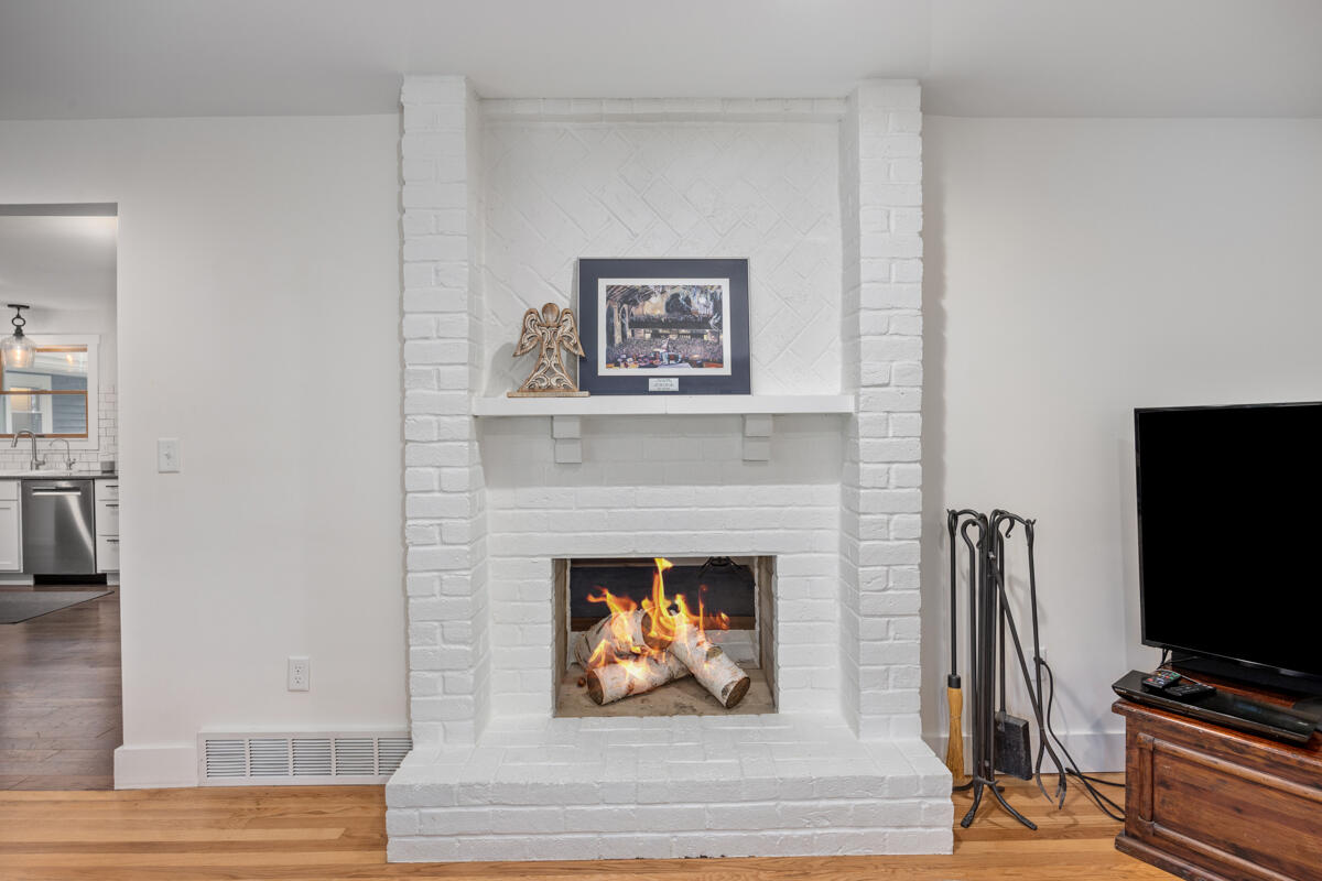 1059 Cumberland Avenue, Lowell, MI, 49331-9819