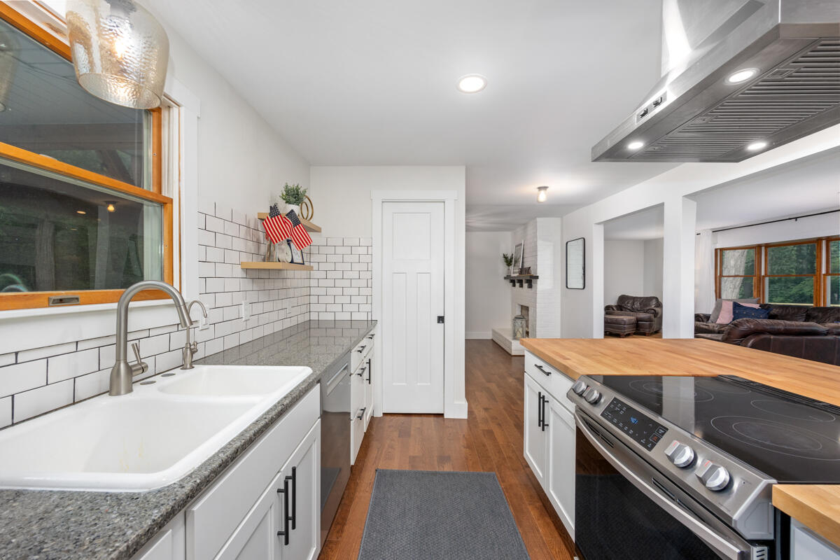 1059 Cumberland Avenue, Lowell, MI, 49331-9819