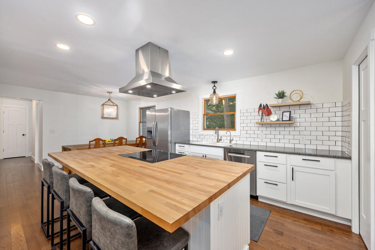 1059 Cumberland Avenue, Lowell, MI, 49331-9819