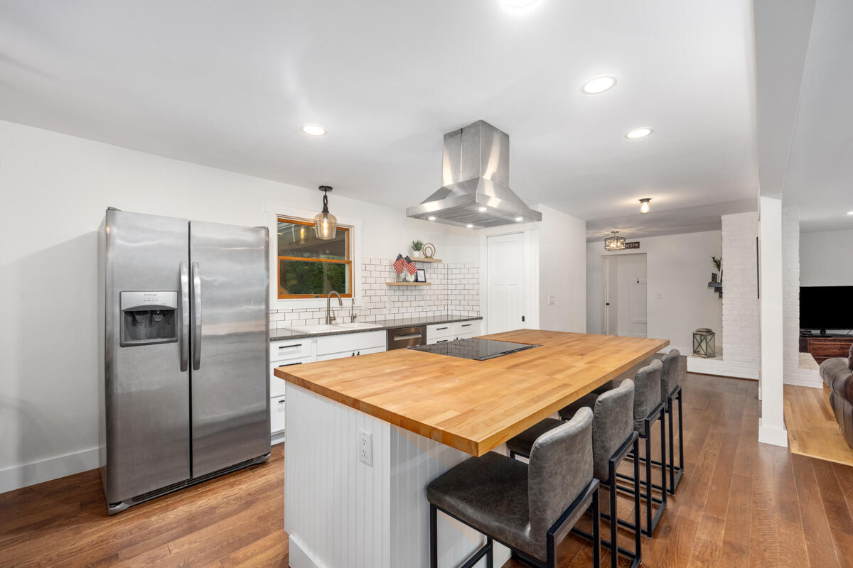 1059 Cumberland Avenue, Lowell, MI, 49331-9819