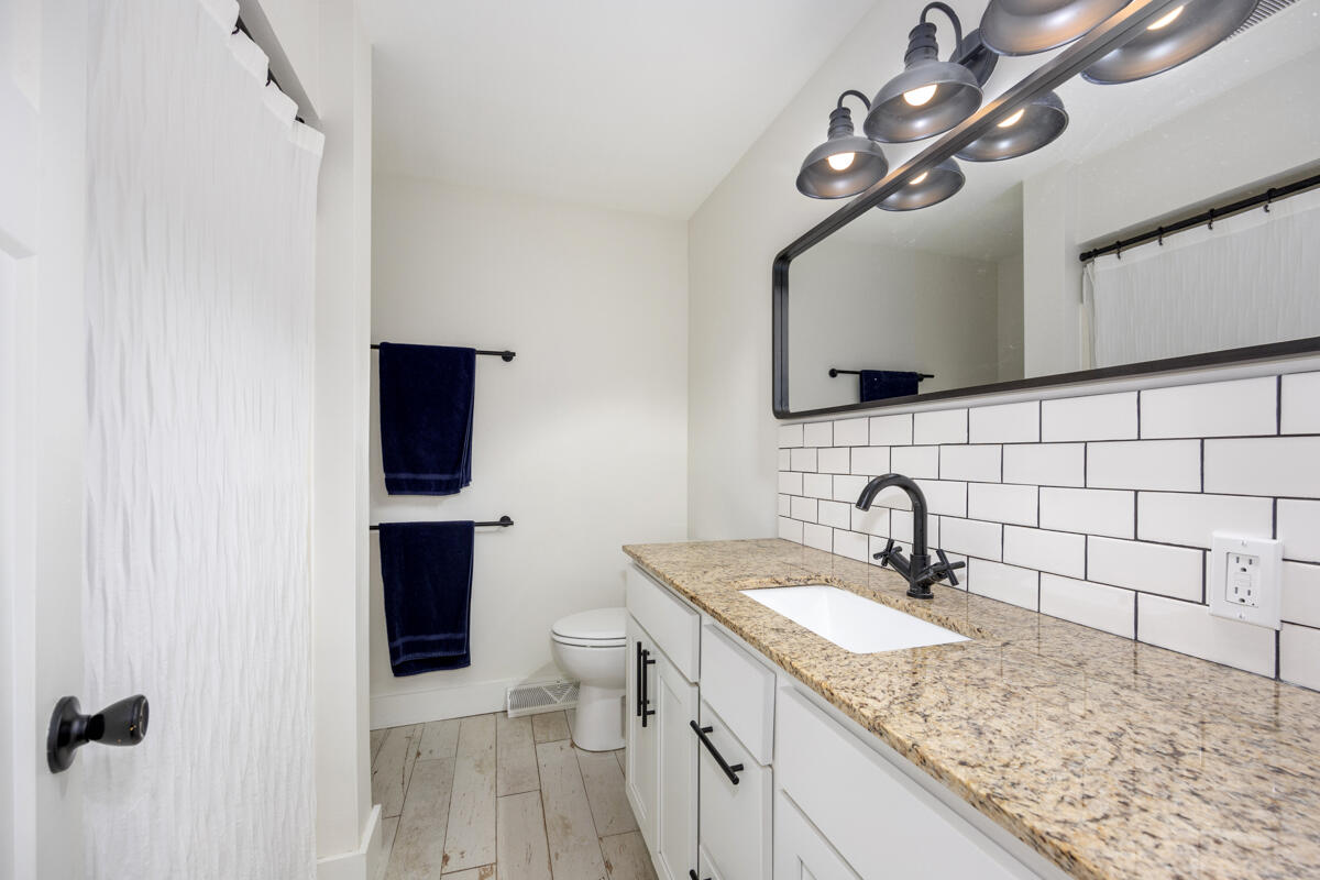 1059 Cumberland Avenue, Lowell, MI, 49331-9819